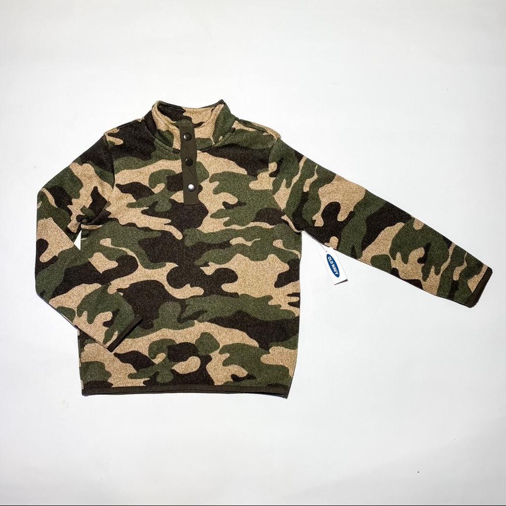 Boys Old Navy Camo Pullover.